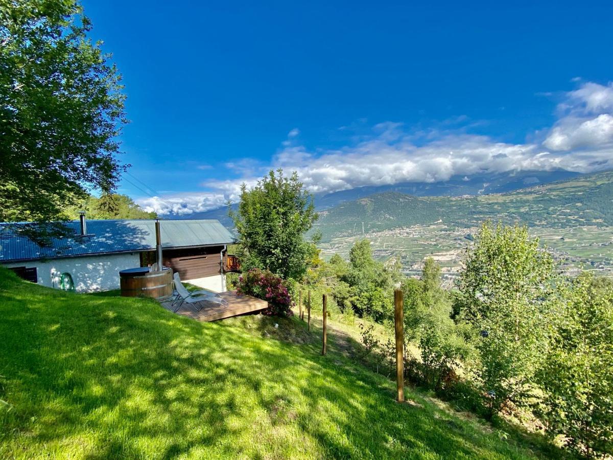 Eco Lodge With Jacuzzi And View In The Swiss Alps Grône 외부 사진